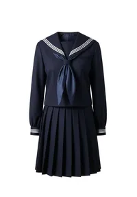 愛国中学校の制服