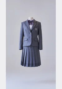光英VERITAS中学校の制服