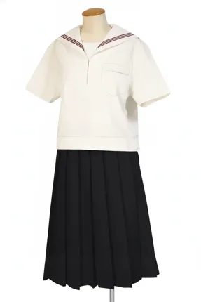 千代田区立九段中等教育学校の制服